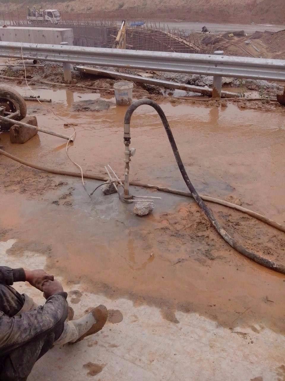 金平路基压密注浆